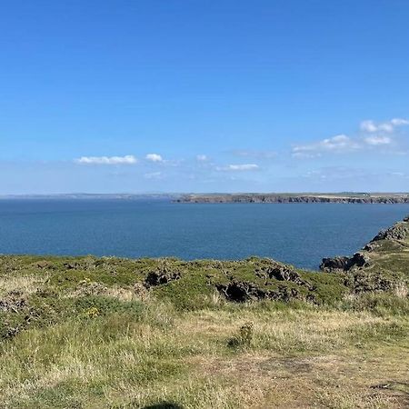 Cottage With Hot Tub In Pembrokeshire Хавърфордуест Екстериор снимка