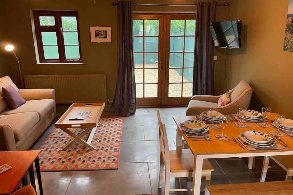 Cottage With Hot Tub In Pembrokeshire Хавърфордуест Екстериор снимка